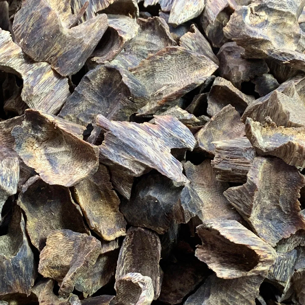 Very High quality Genuine Chinese Incense Wood Chips (Yellow Oil Natural)