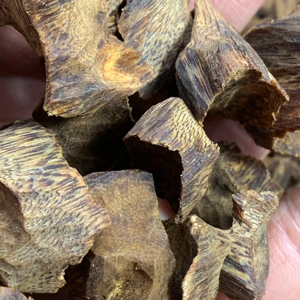 Very High quality Genuine Chinese Incense Wood Chips (Yellow Oil Natural)