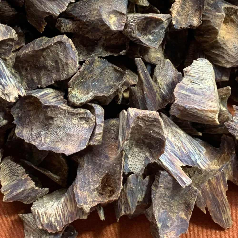 Very High quality Genuine Chinese Incense Wood Chips (Yellow Oil Natural)